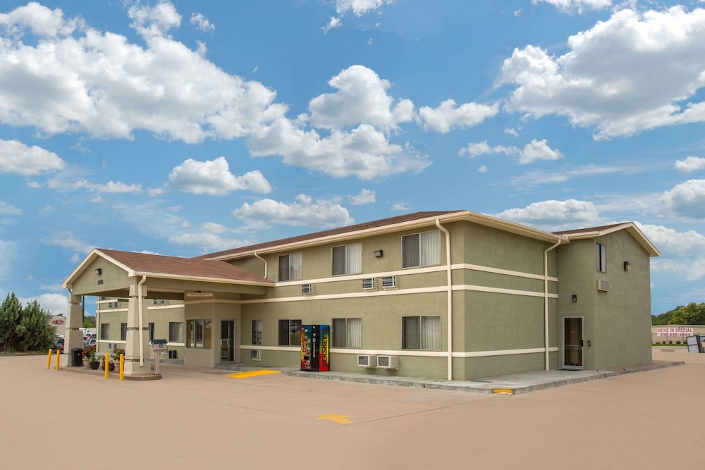 Days Inn by Wyndham North Platte 1/17