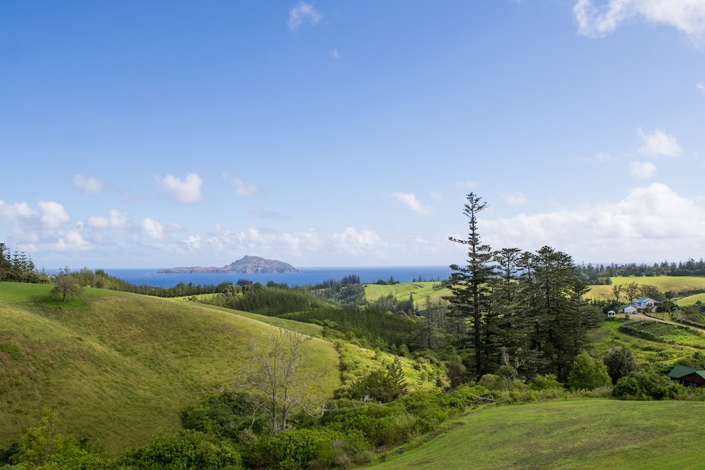 Seaview Norfolk Island 44/50