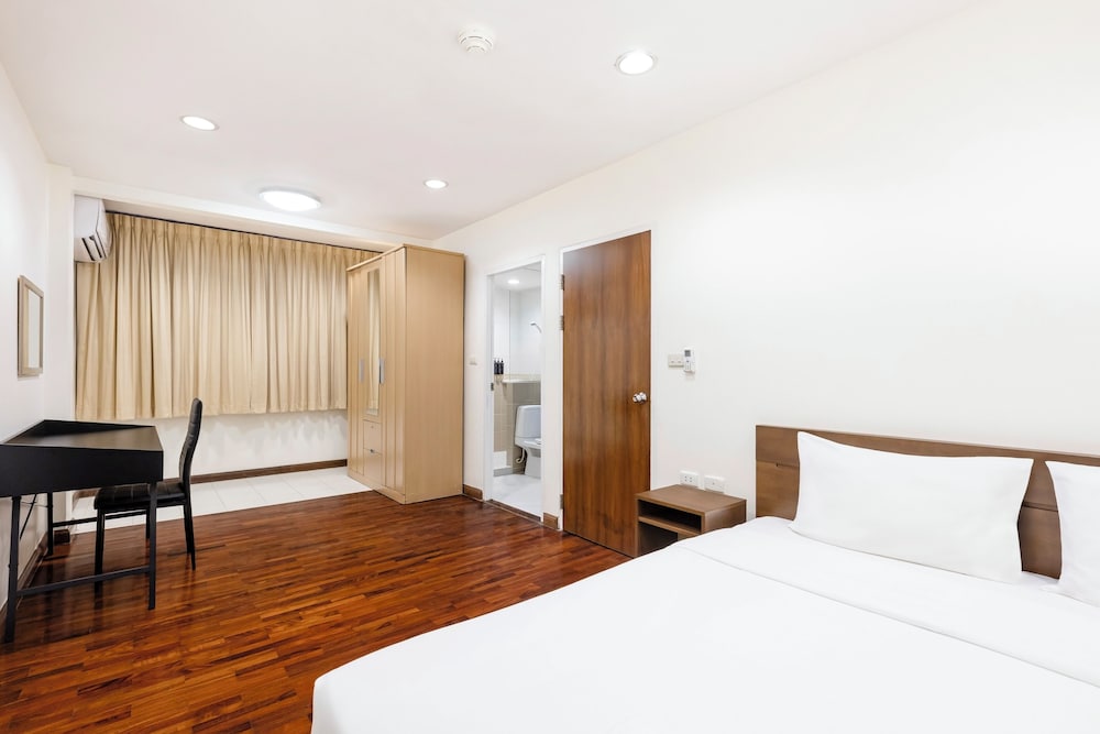 2 BEDROOMS, FAMILY, HOUSE