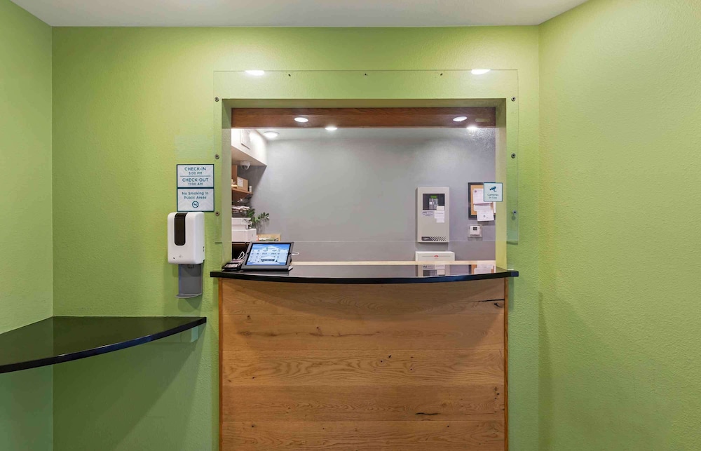 Extended Stay America Select Suites - Cleveland - Airport 4/33