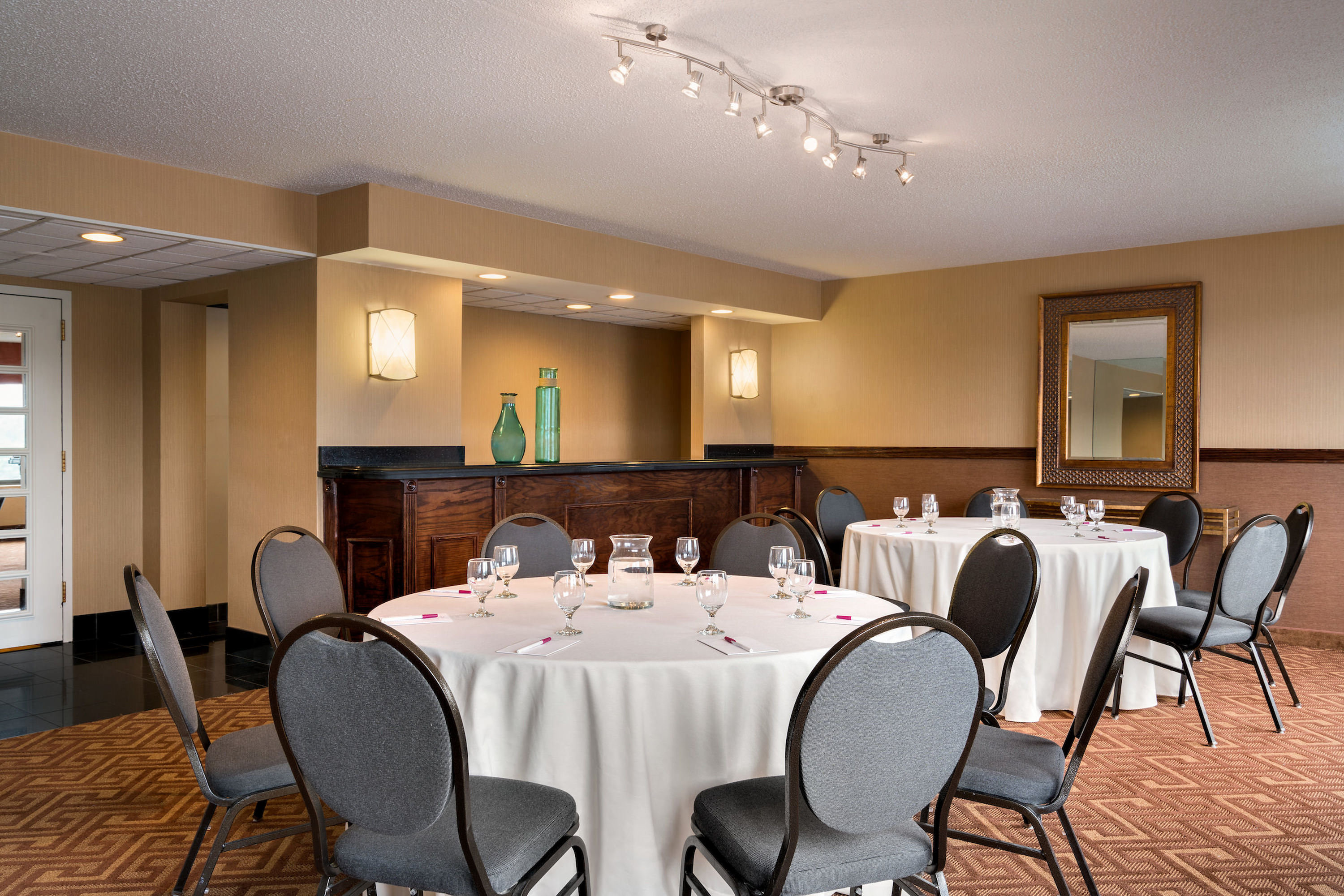 Crowne Plaza Englewood 37/48
