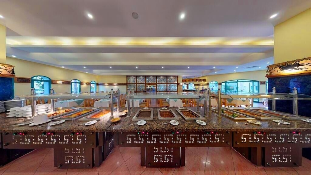 restaurant cafeteria