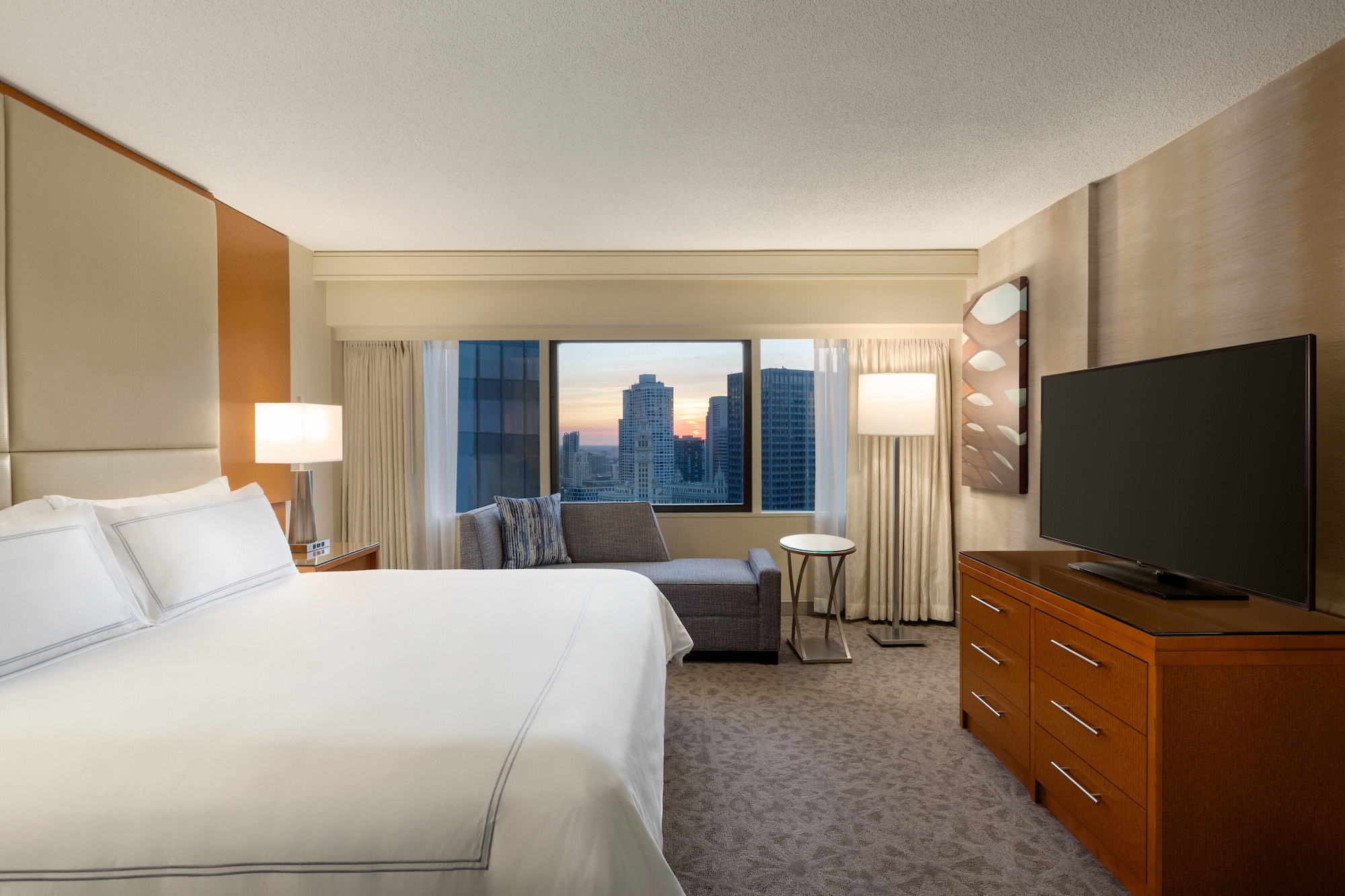 EXECUTIVE, SUITE, KING BED, CITY VIEW