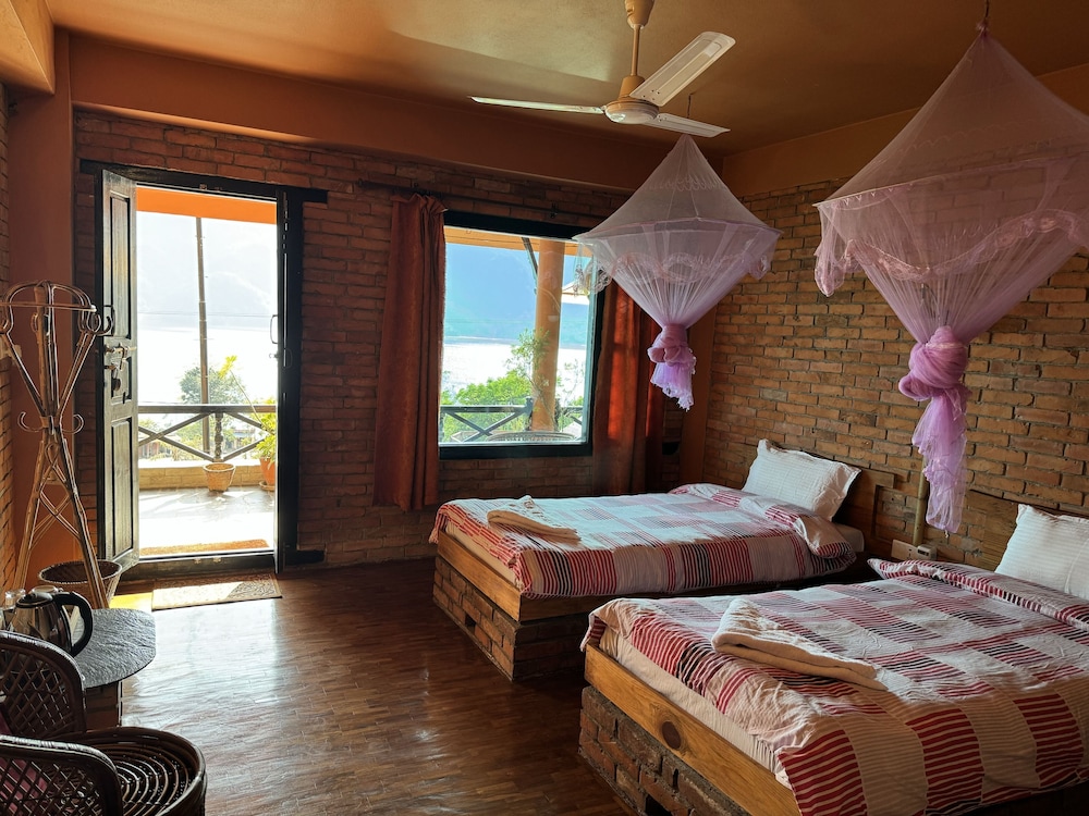 ROOM, TWIN BEDS, BALCONY