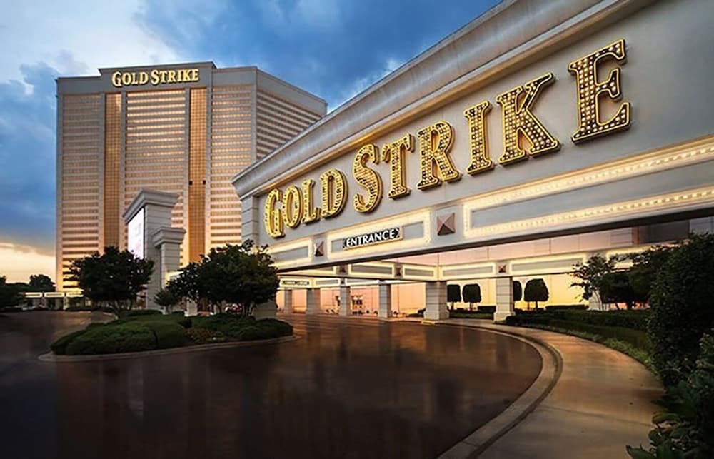 Gold Strike Casino Resort 67/69