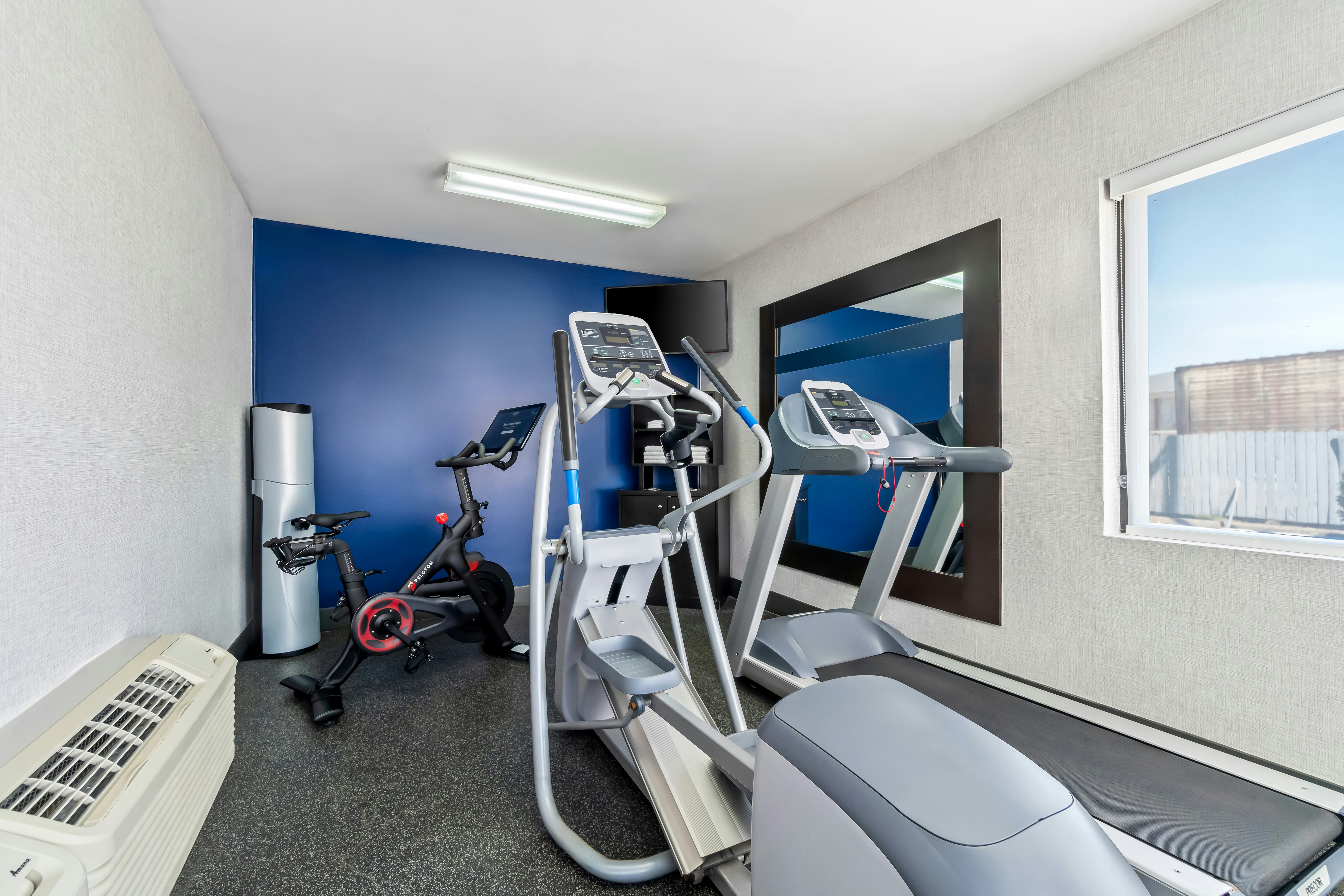 HAMPTON INN JONESBORO 24/39