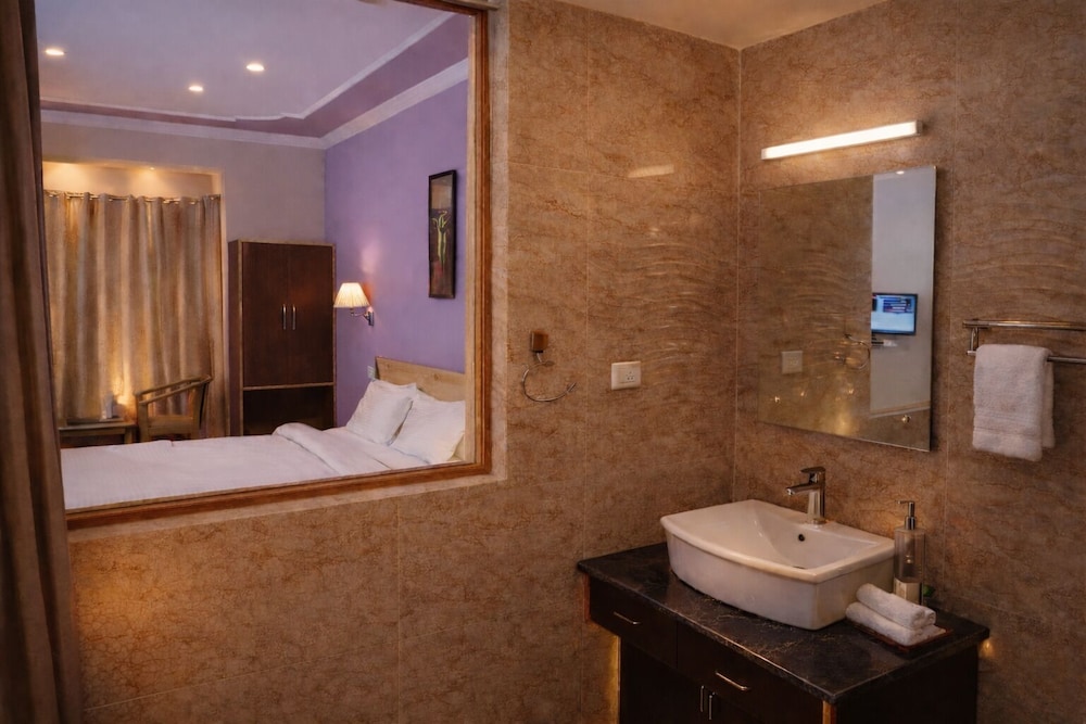 Royal Holiday Leh 40/43