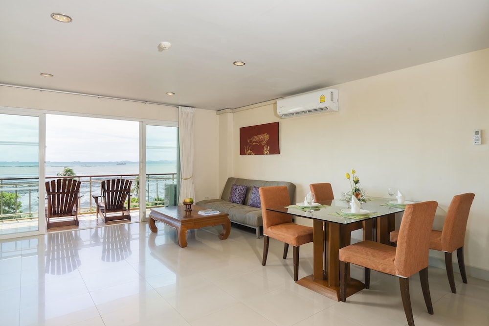 Bella Villa Cabana 24/42