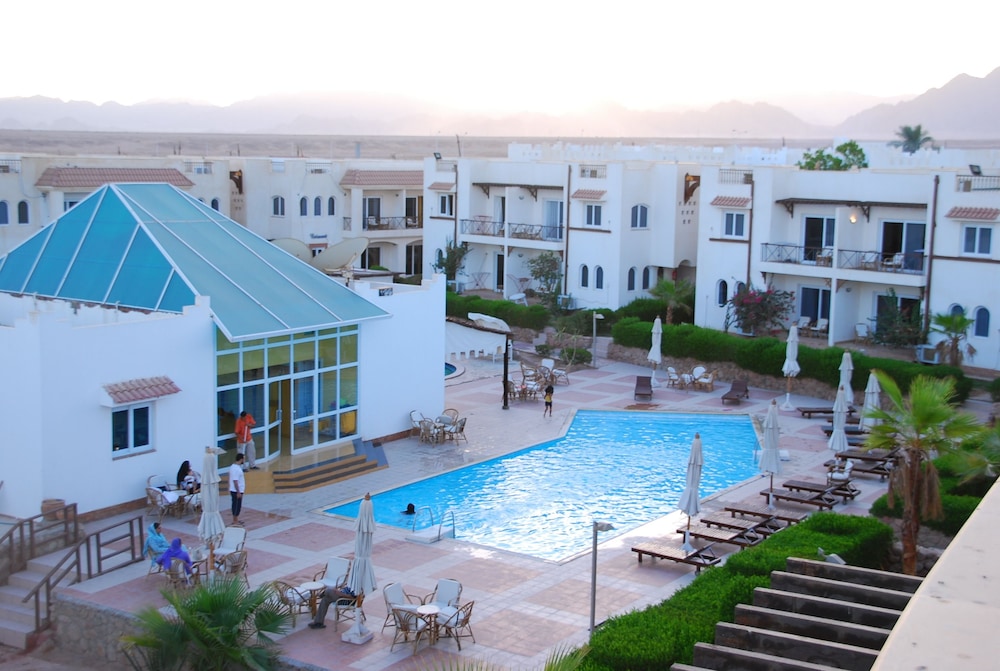 Logaina Sharm Resort 4/50