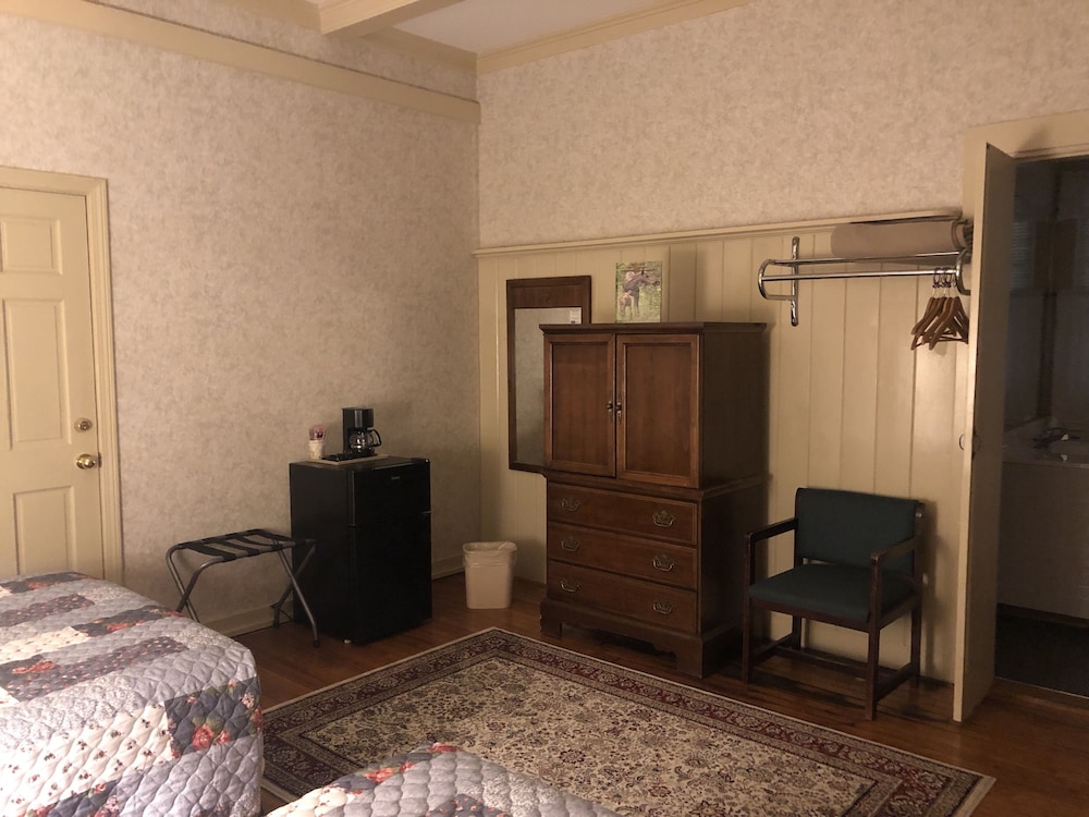 School House Inn 4/28