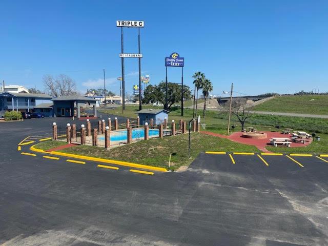 The Country Corner Inn 9/14