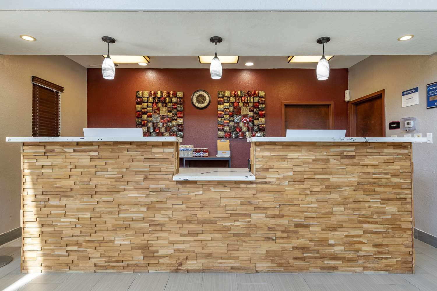 Best Western Plus Victoria Inn & Suites 5/26