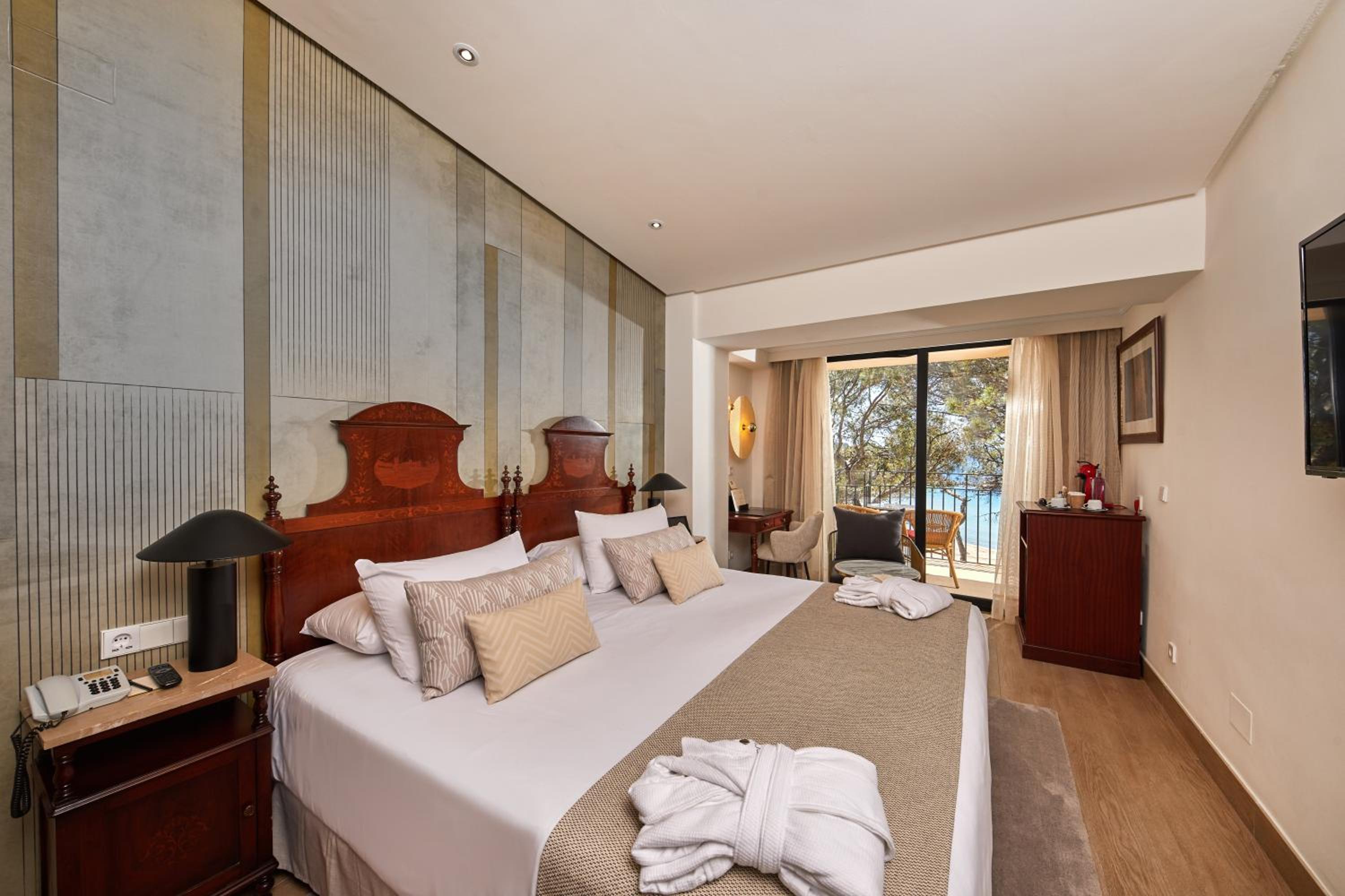 Room, Double Bed, Sea Front