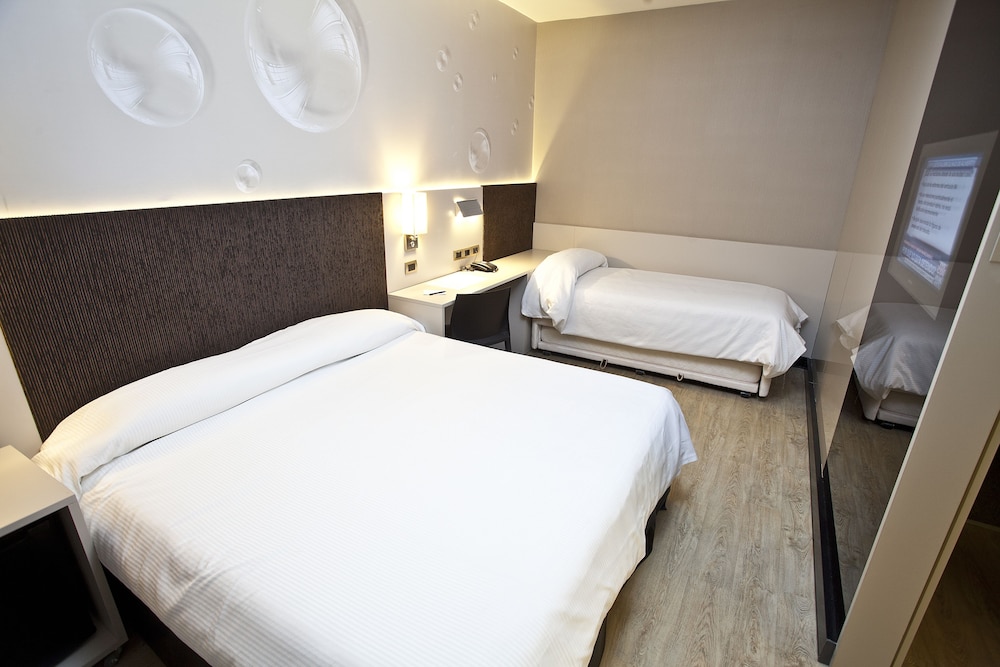 Two Hotel Buenos Aires 10/38