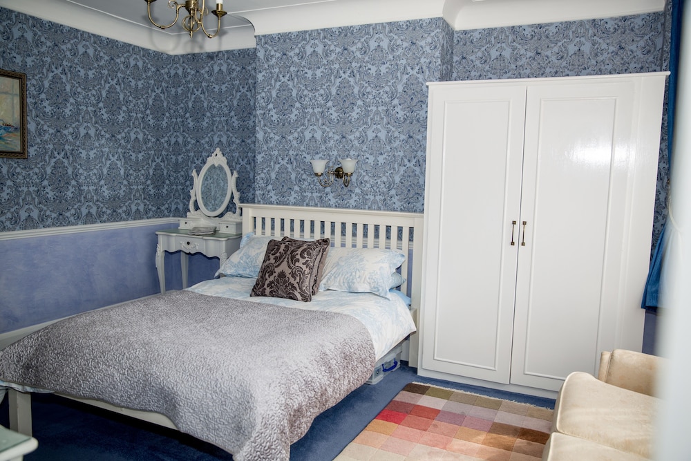Room, Double Bed