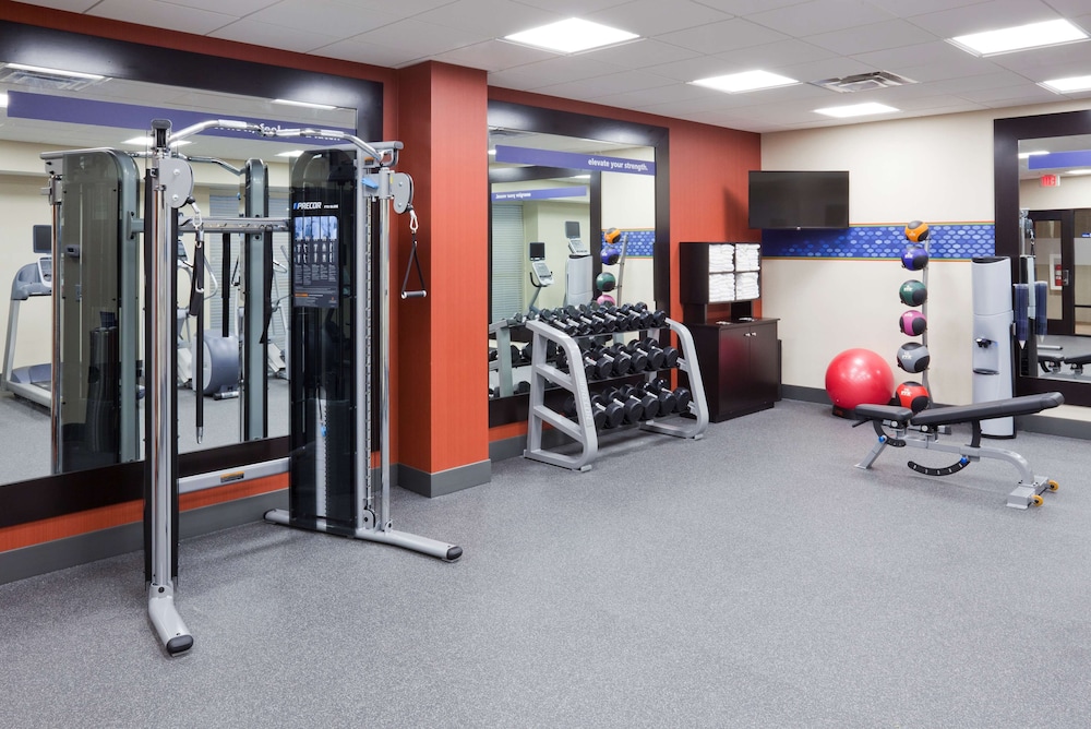 Hampton Inn Minneapolis Roseville 22/42