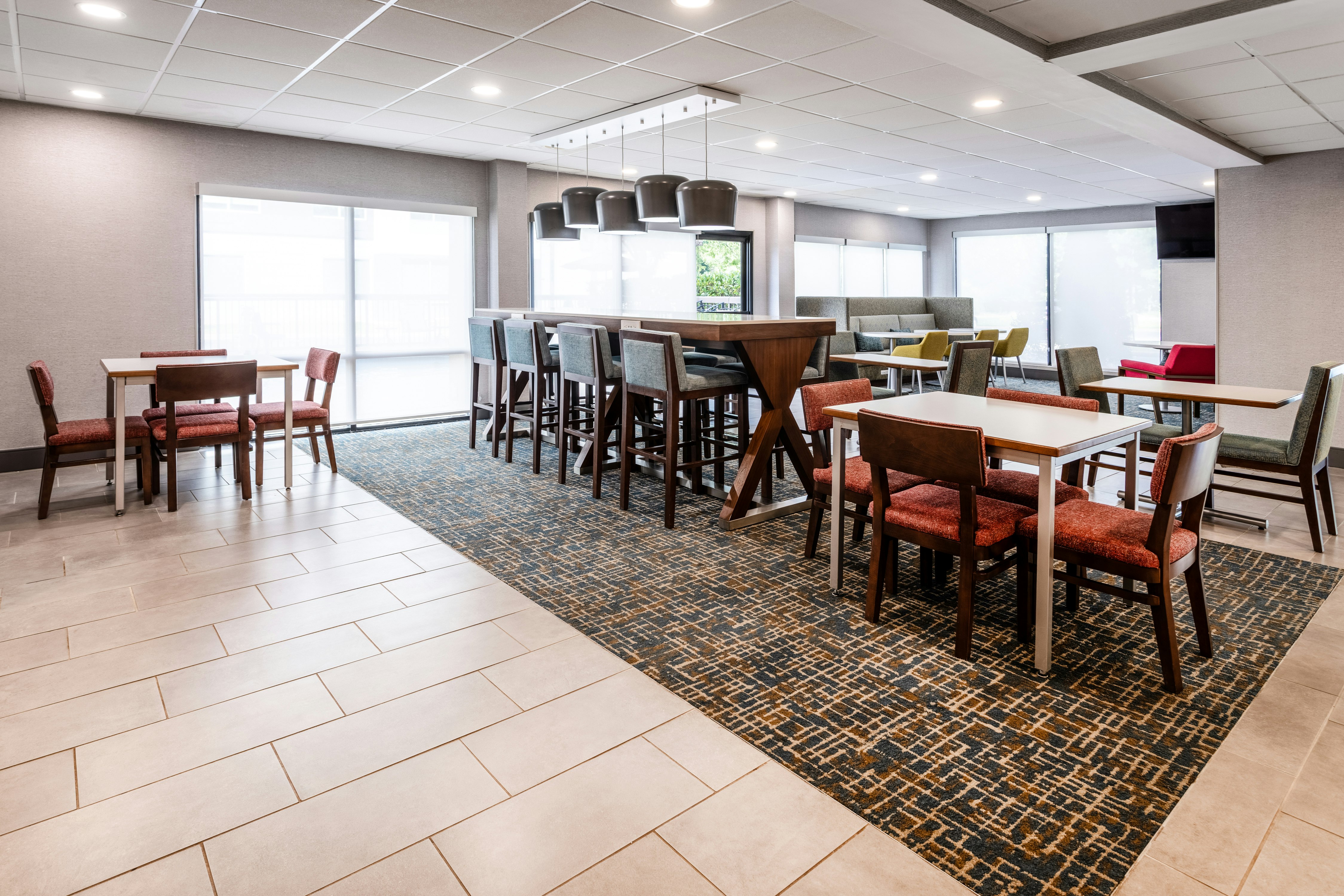 Hampton Inn Commerce 32/37