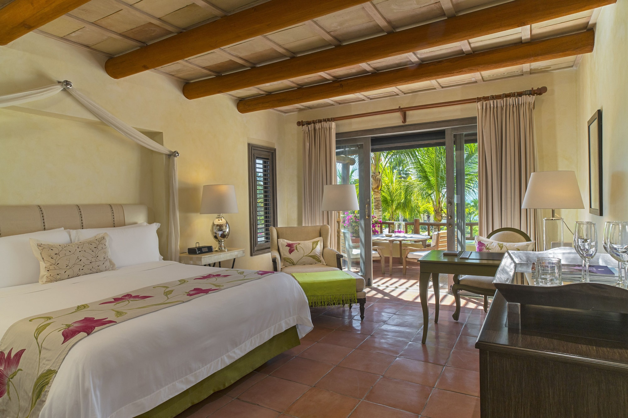 Room, King Bed, Beach Front