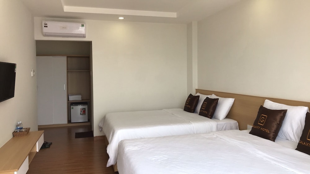 Galaxy Hotel 8/33