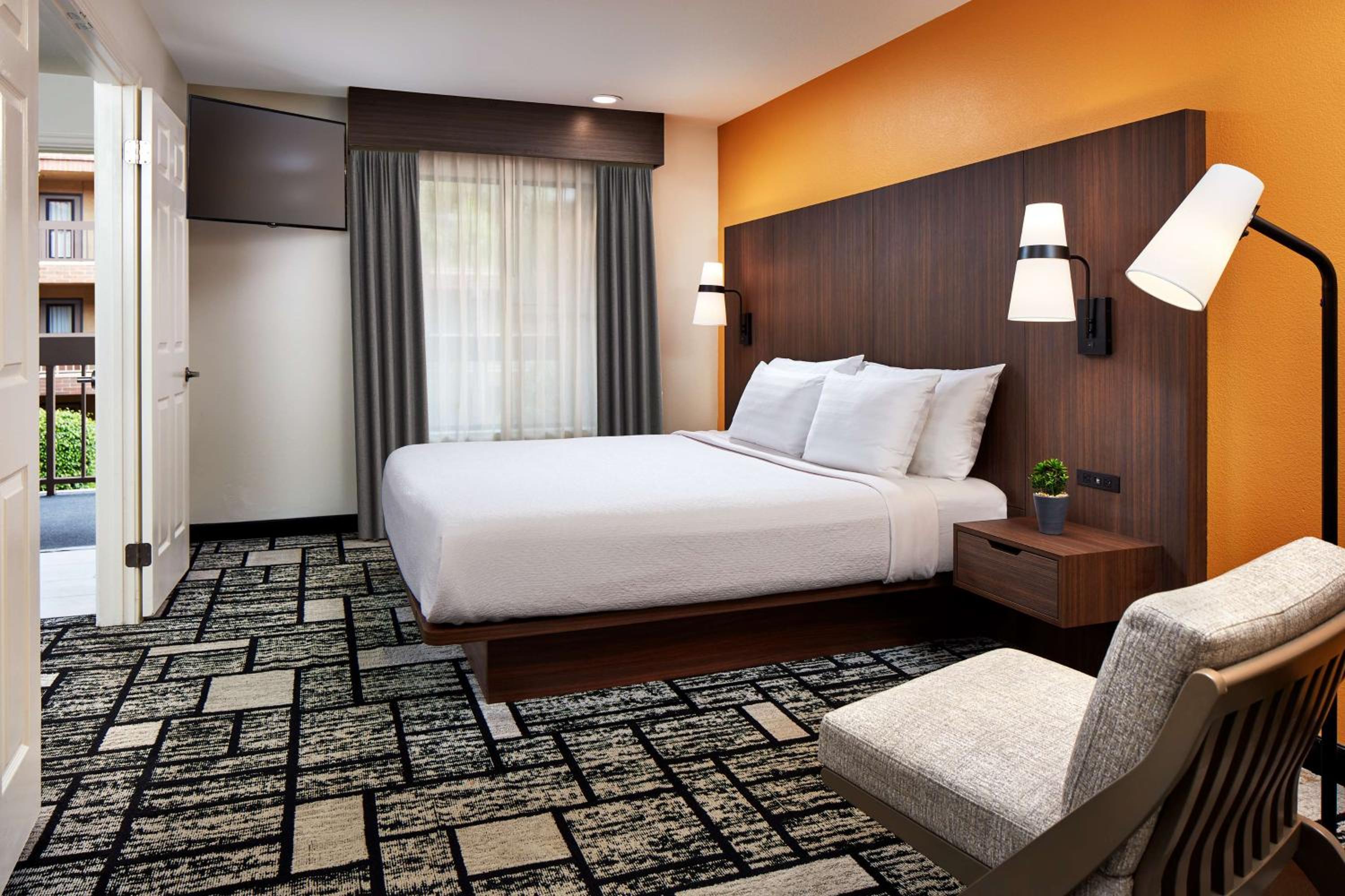 جناح بسرير كينج مع أريكة، Best Western Plus Meridian Inn & Suites, Anaheim-Orange 3/7