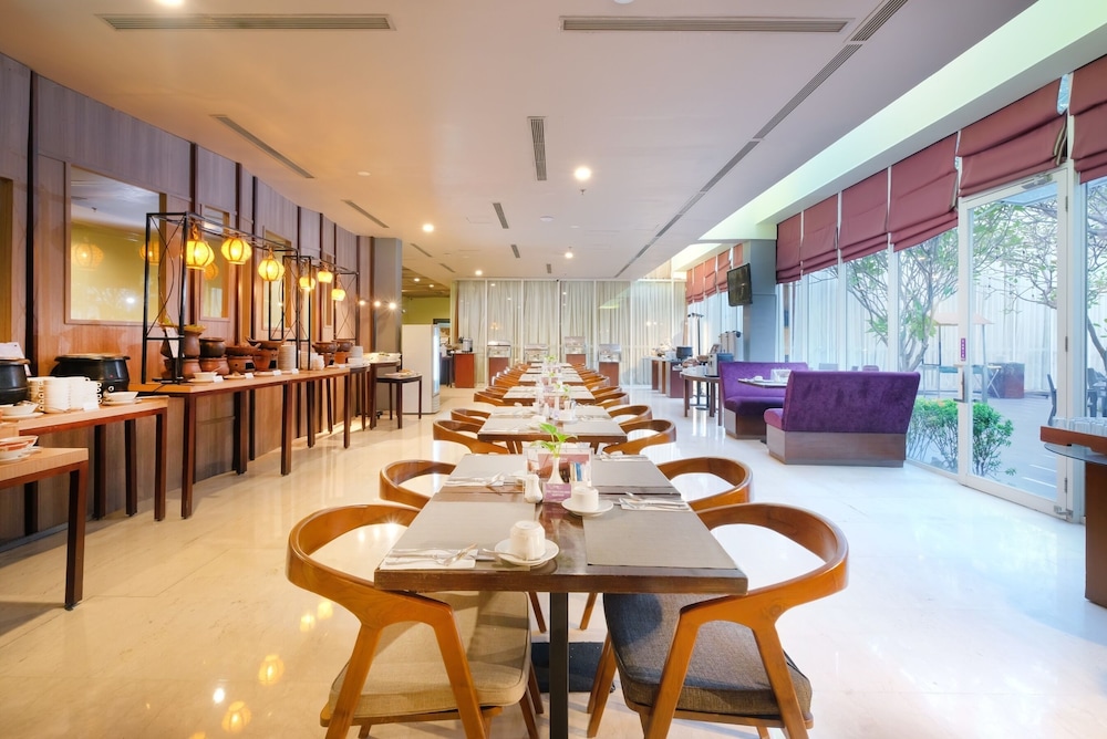 Quest Hotel Simpang Lima Semarang 40/60