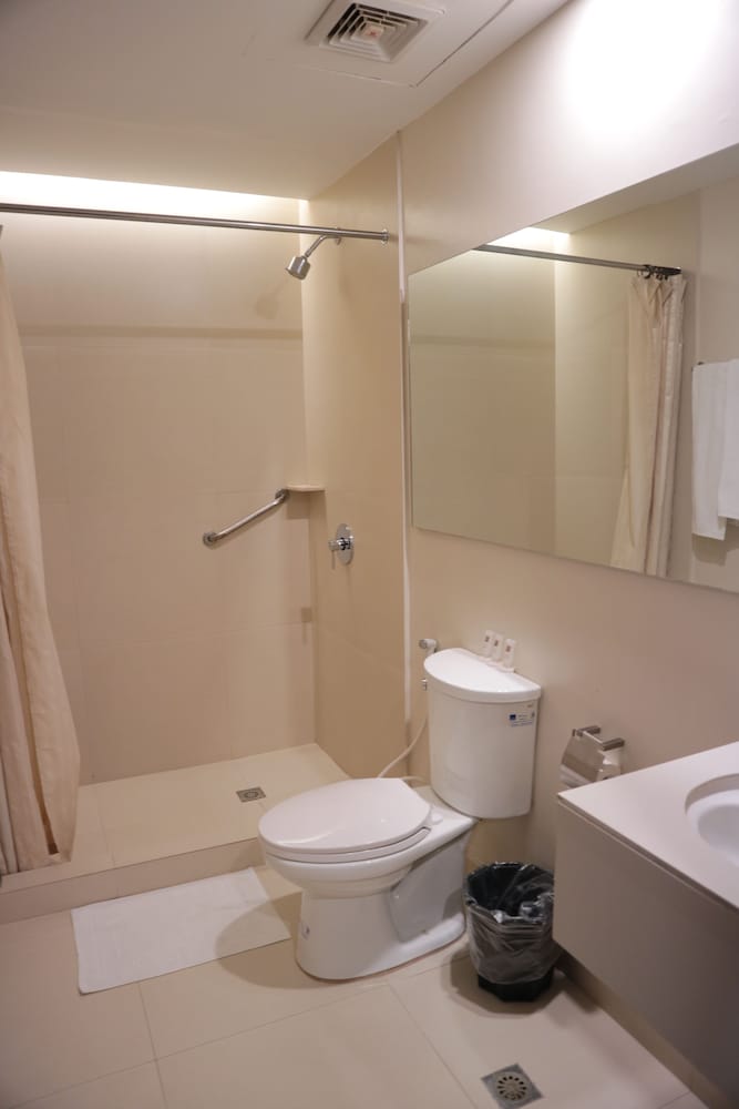 Gt Hotel Jaro 12/40