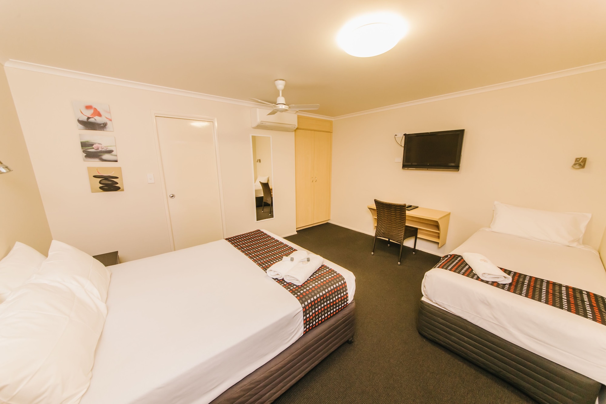 SUPERIOR, TWIN BEDS