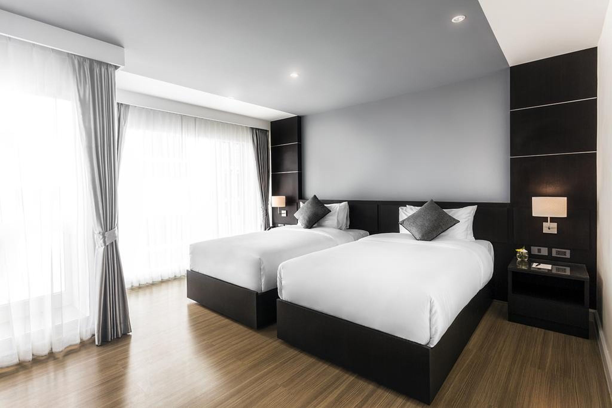 DELUXE, DOUBLE BED