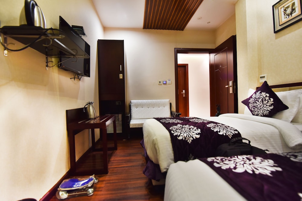 Hotel Kama International 10/40