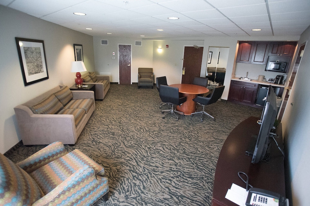 Courtyard by Marriott Hickory 25/33
