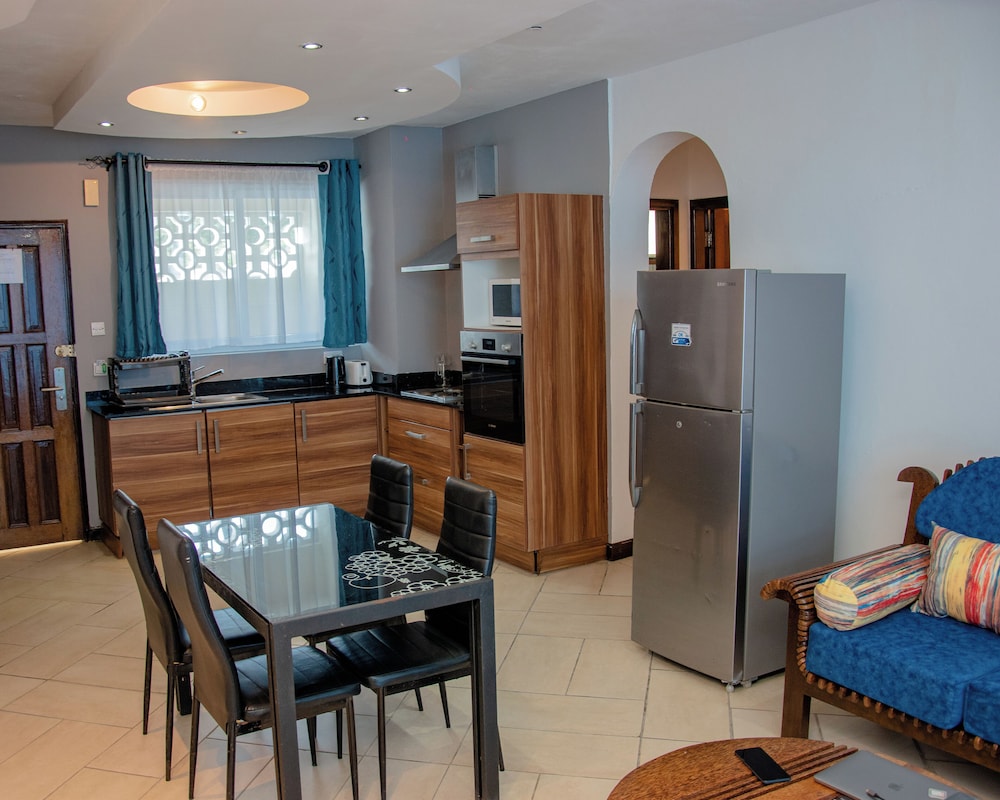 2 BEDROOMS, APARTMENT, POOL VIEW