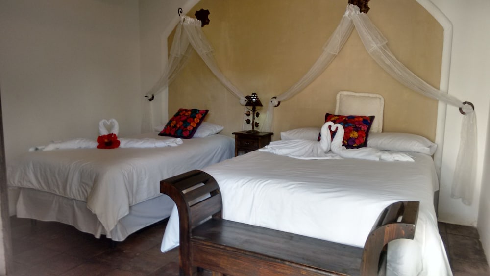 Hotel Monasterio 13/65