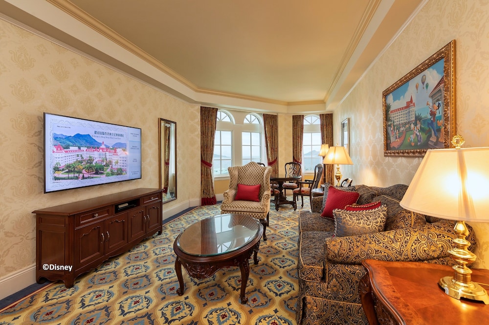 Hong Kong Disneyland Hotel 41/71