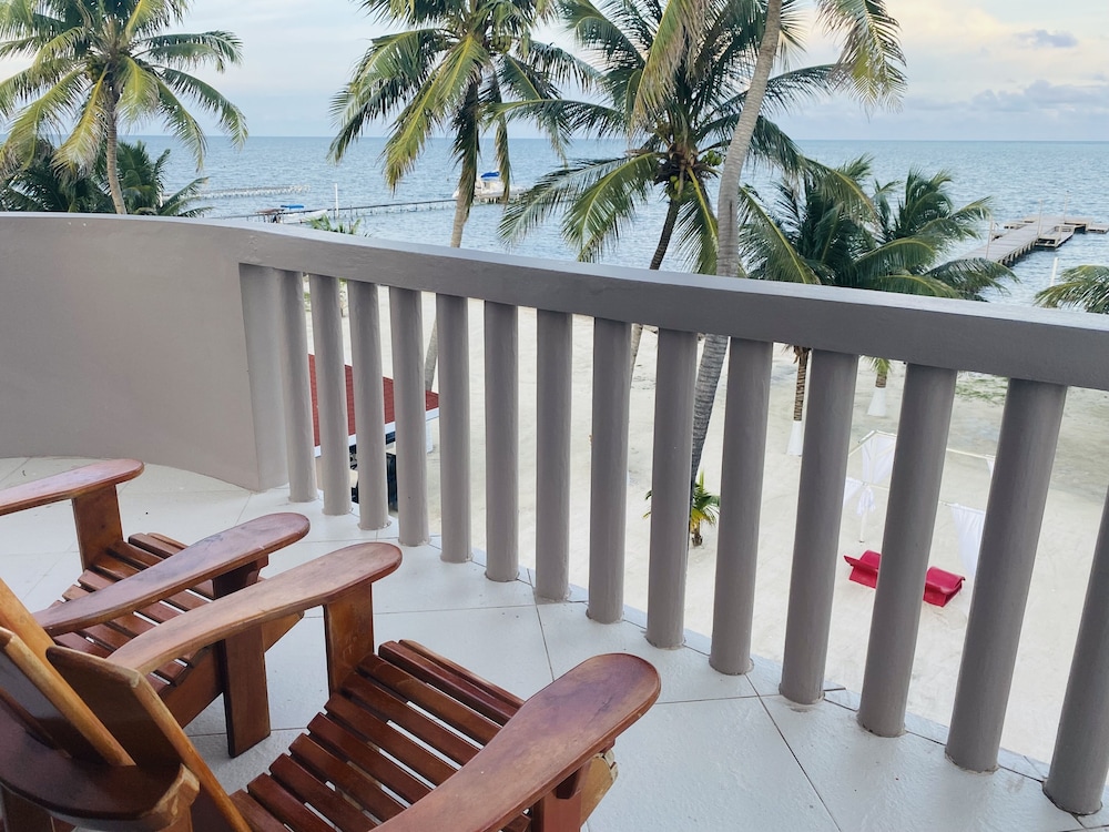 La Isla Resort 9/68