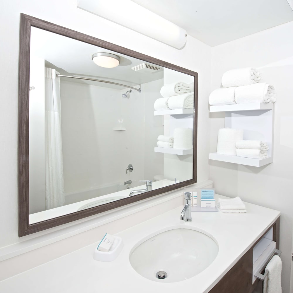 Hampton Inn and Suites Ft. Worth Alliance Airport 11/53