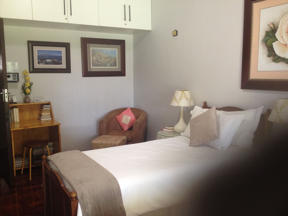The Nook B&B 8/40