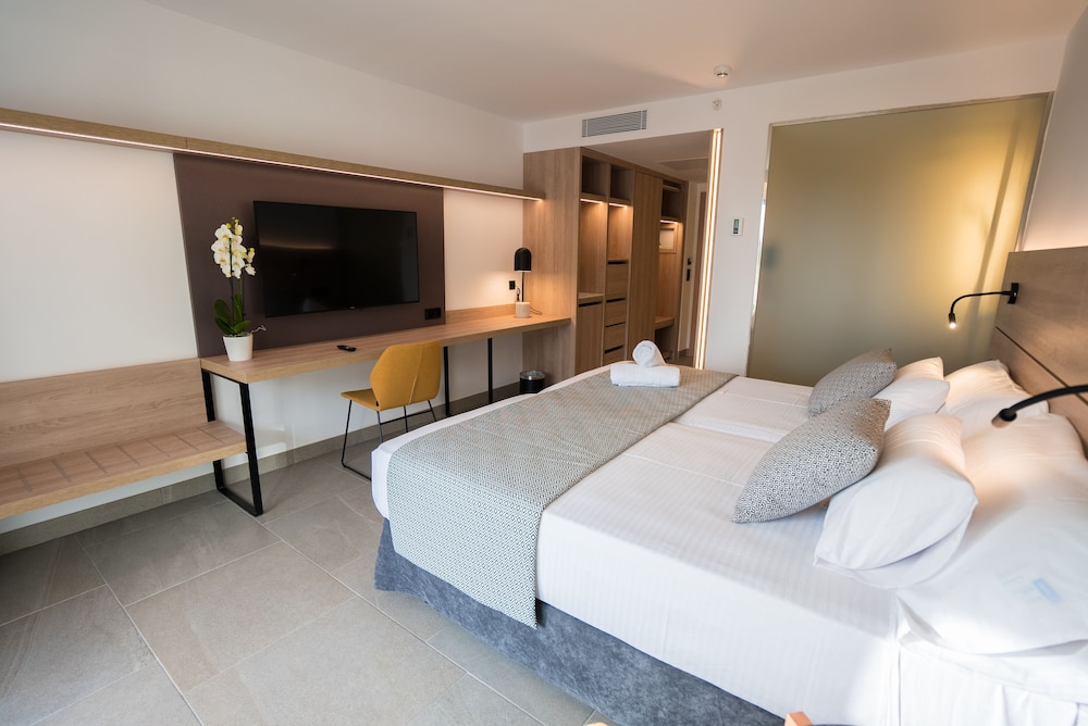 Morlans Suite Hotel Adults Only 13/51