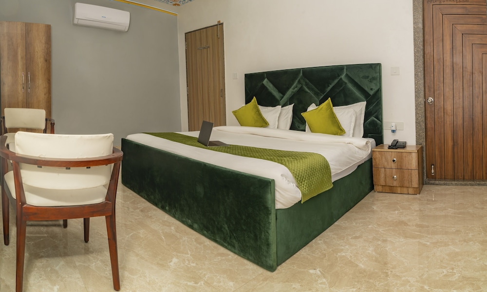 Pax Grand Blue Udaipur 22/50