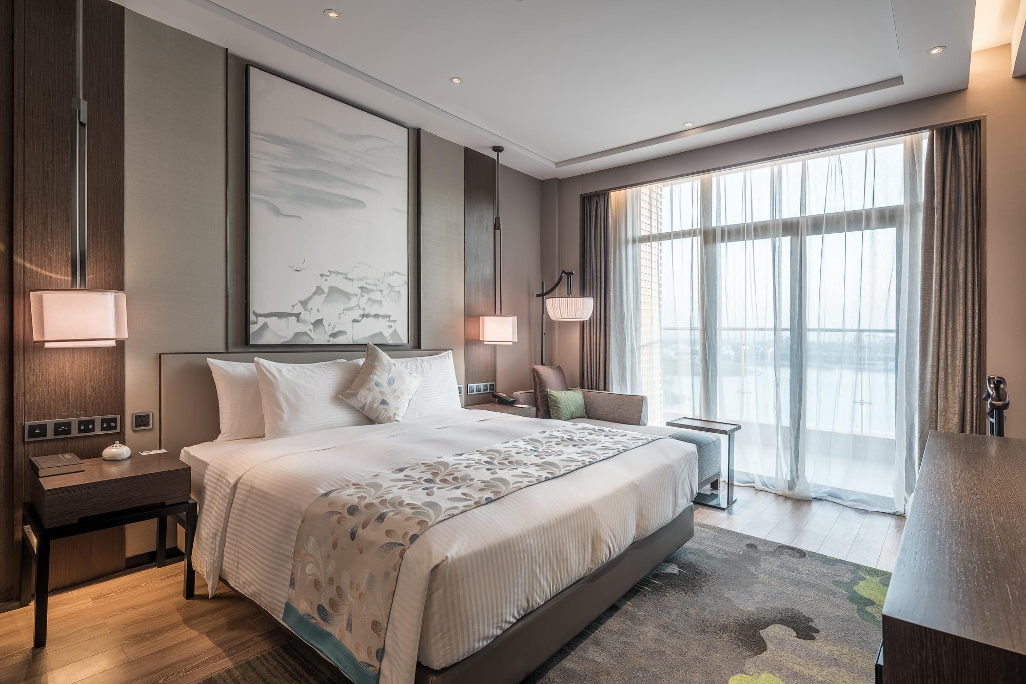 Executive, King Bed, Queen Bed, Lake View, Balcony