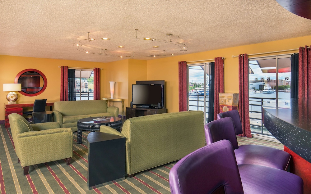 Pier 5 Hotel Baltimore, MD 28/50