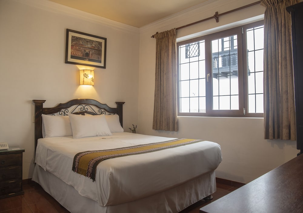 Hotel Rojas 13/68