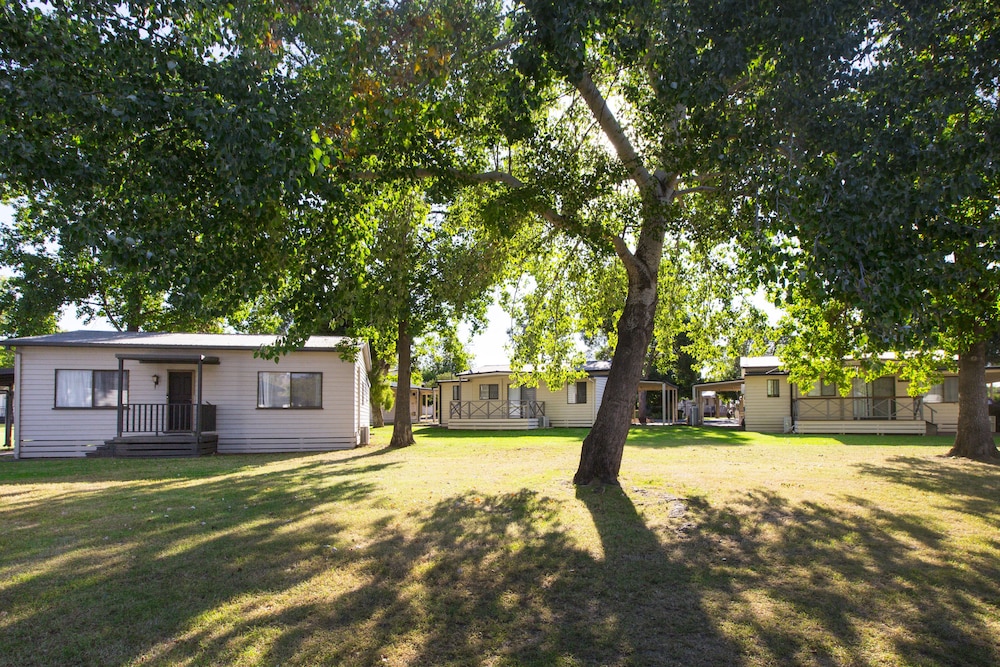 Lake Hume Resort 38/50