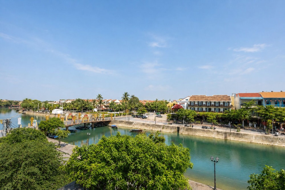River Suites Hoi An Hotel 67/73