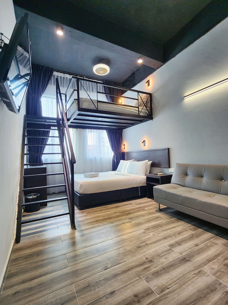 Georgetown Inn by Sky Hive 31/50