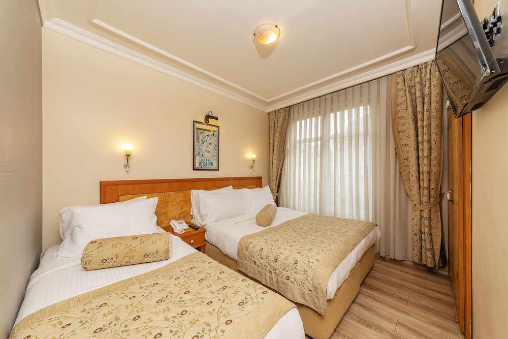 Santa Ottoman Hotel 7/41