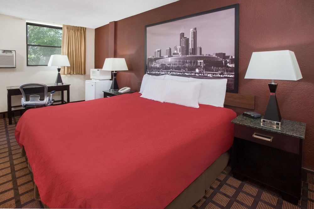 Super 8 By Wyndham Chicago IL 9/25