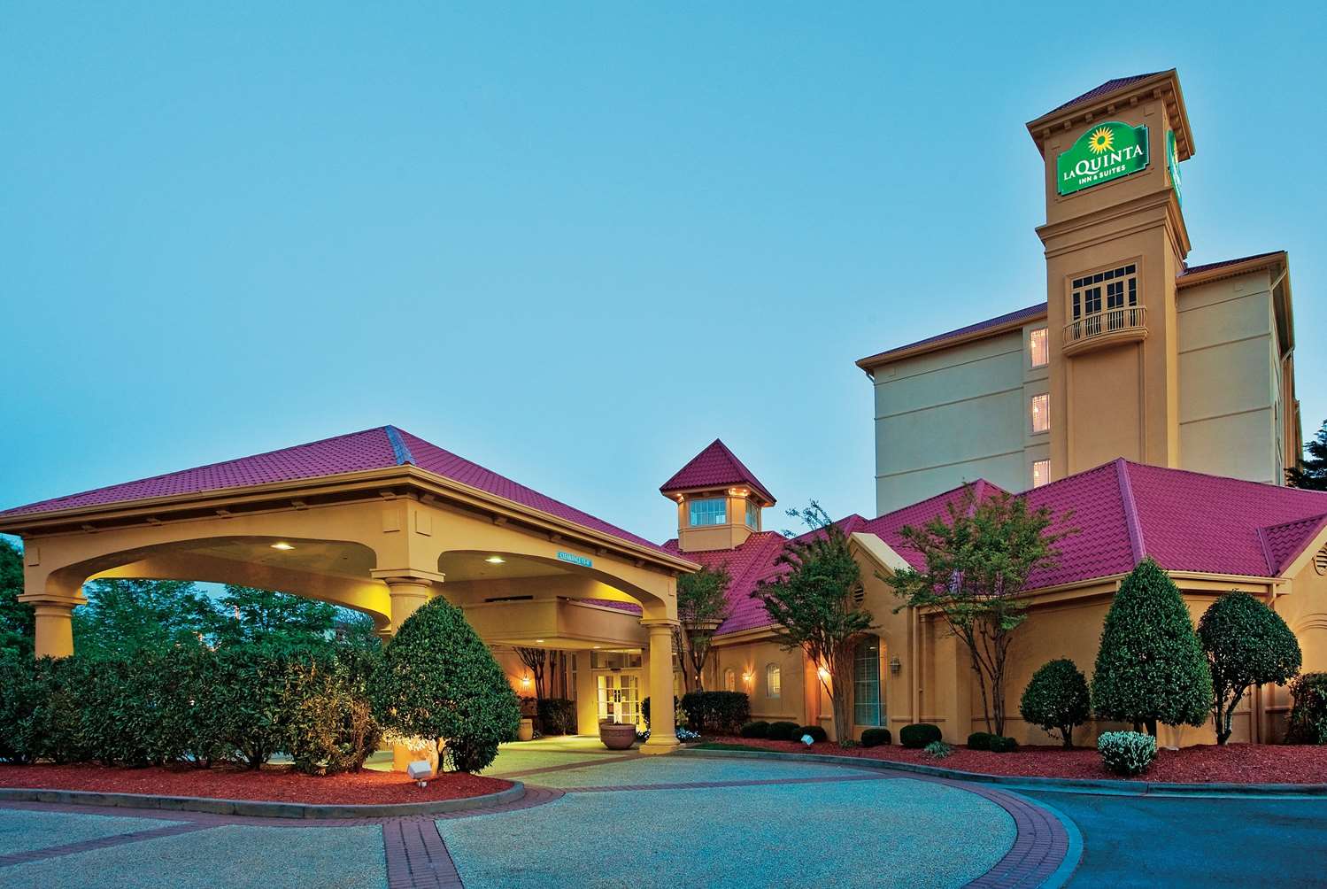 La Quinta Inn Suites Winston Salem 4/64