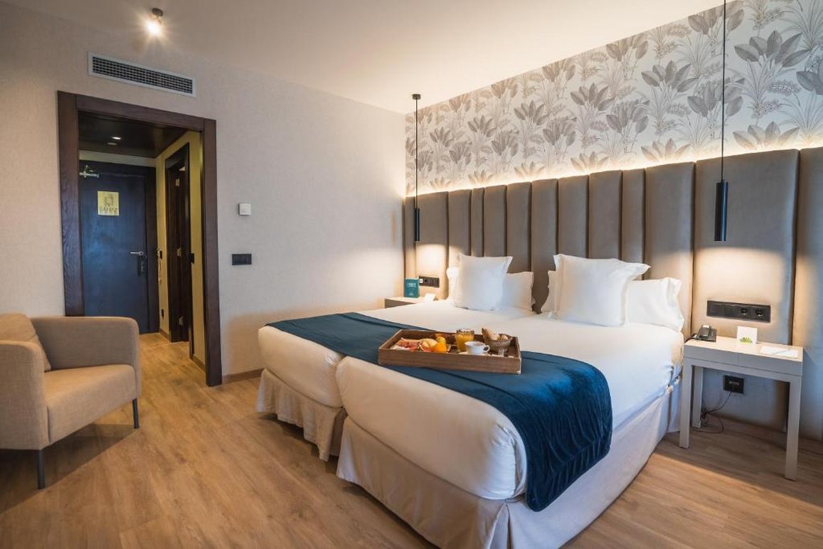 LA LAGUNA GRAN HOTEL 26/81