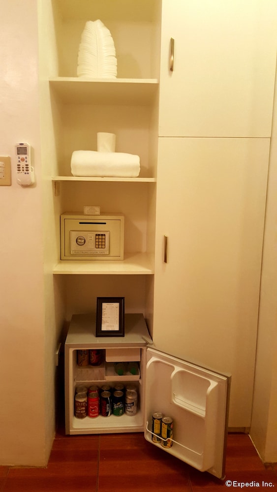 Makati Riverside Inn 29/54