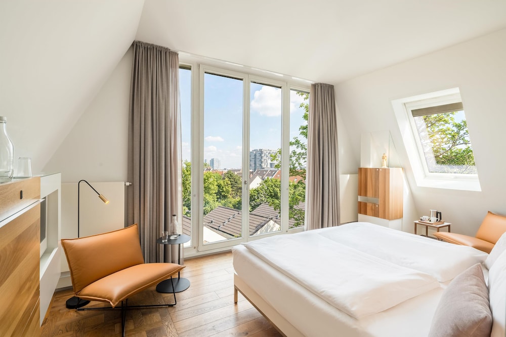 Junior Suite, King Bed, Corner